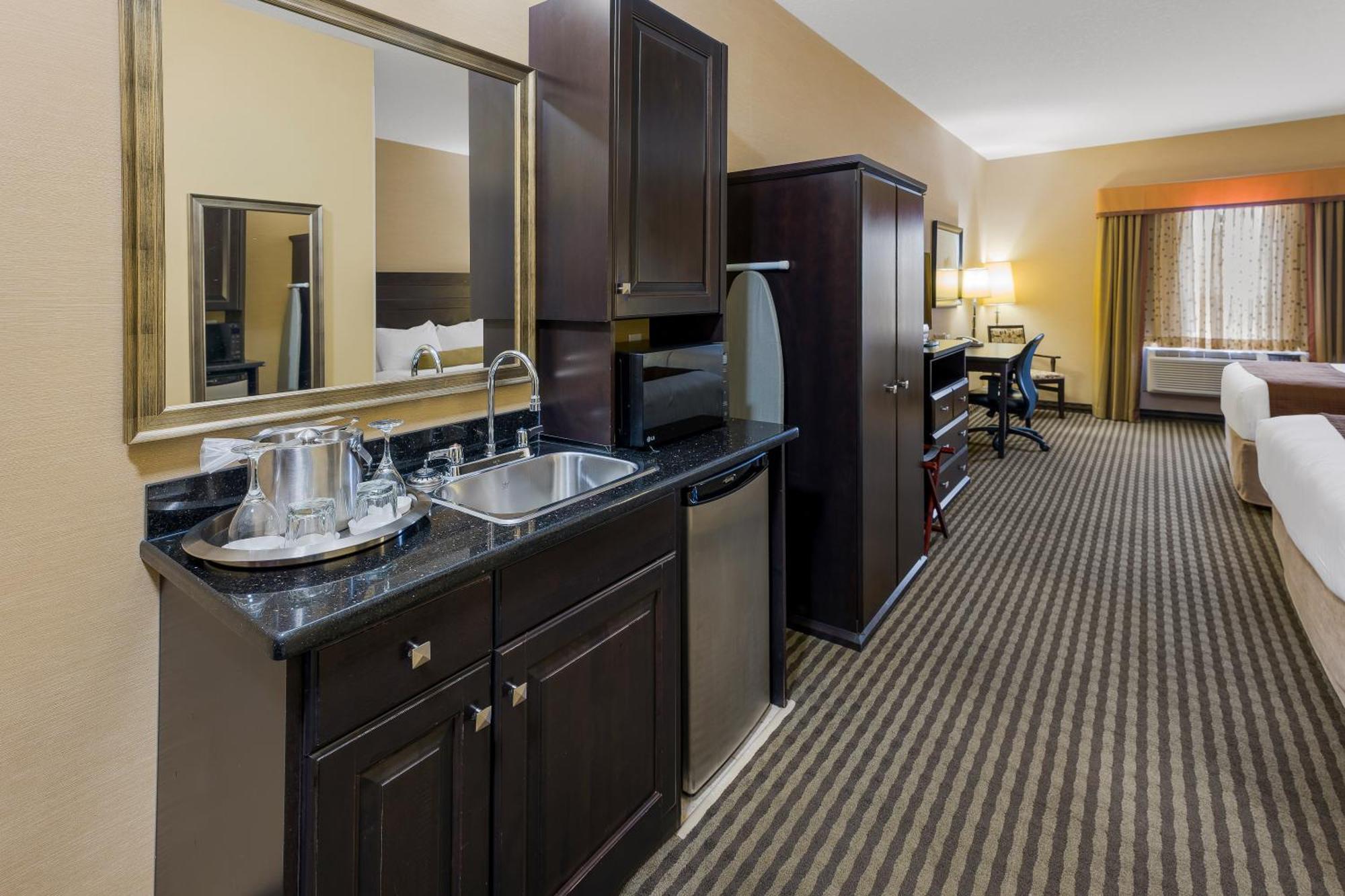 Best Western Sunrise Inn & Suites Stony Plain Экстерьер фото