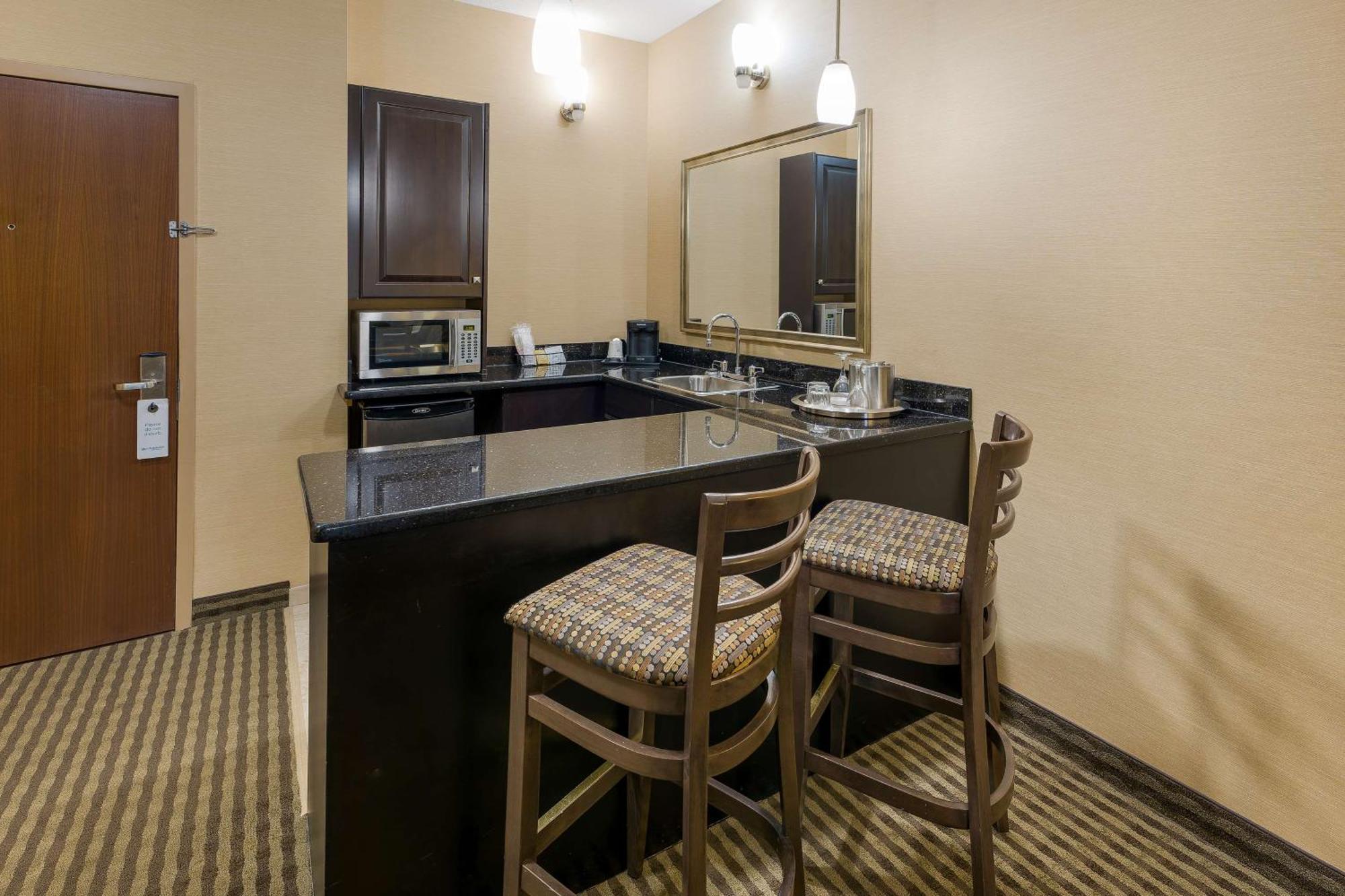 Best Western Sunrise Inn & Suites Stony Plain Экстерьер фото
